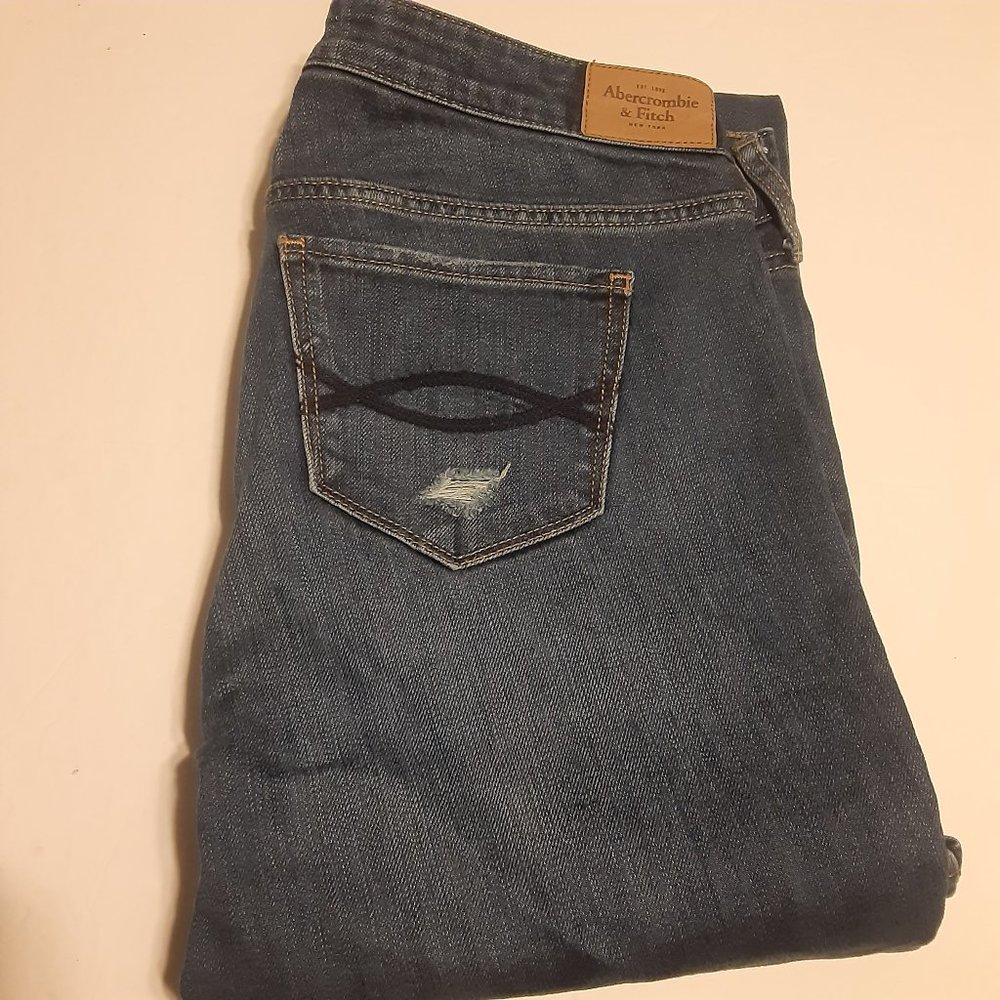Abercrombie & Fitch Women's Distressed Jeans Size 6L 28x35
